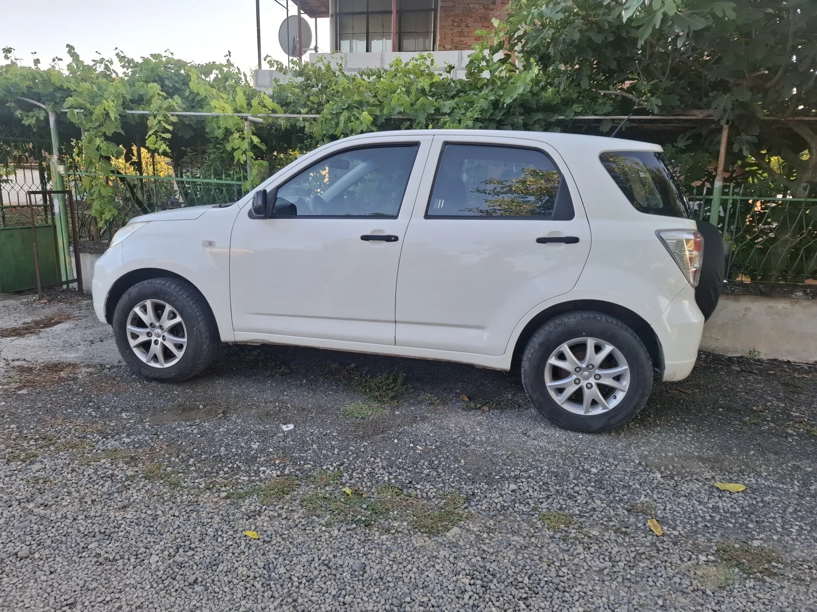 Daihatsu Terios, снимка 3 - Автомобили и джипове - 55674853
