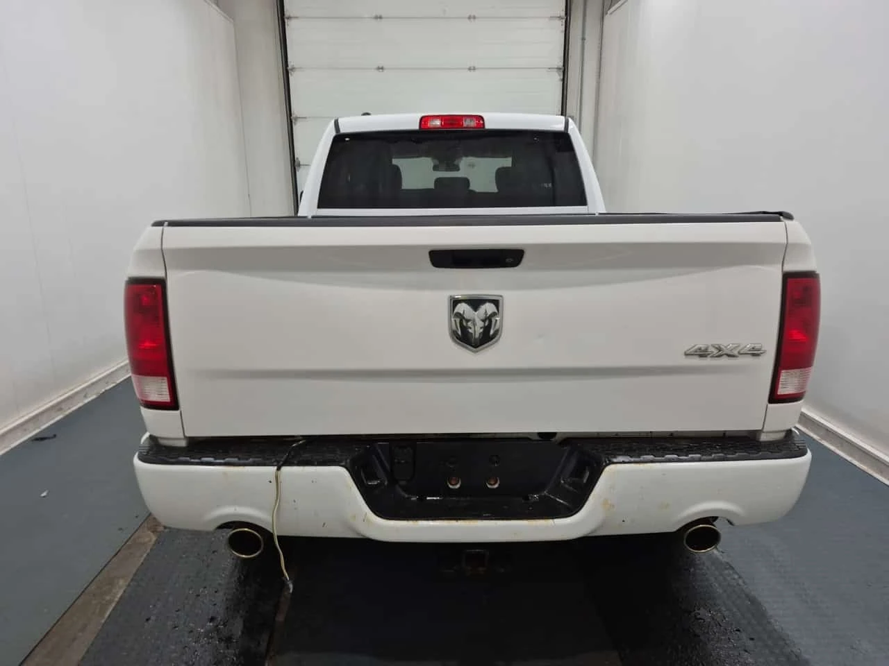 Dodge RAM 1500 * 4wd Quad Cab 140.5" Express * ПОДГРЕВ * , снимка 5 - Автомобили и джипове - 56326747
