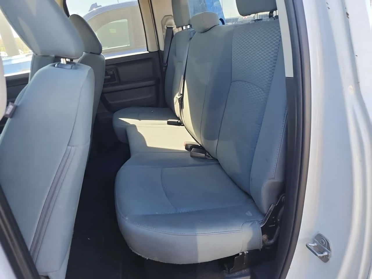 Dodge RAM 1500 * 4wd Quad Cab 140.5" Express * ПОДГРЕВ * , снимка 13 - Автомобили и джипове - 56326747