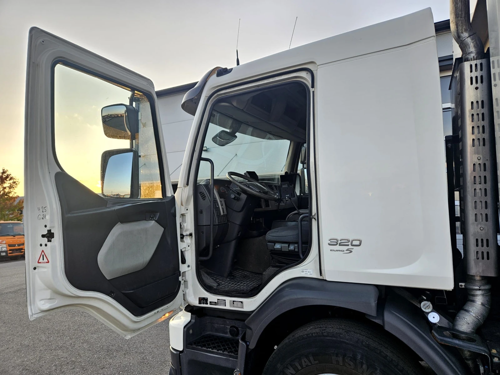 Volvo FE 6х2 Ротопреса, Внос, ,  - изображение 6