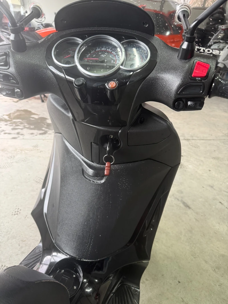 Piaggio Beverly 350i-ABS, ASR SPORT TOURING , снимка 10 - Мотоциклети и мототехника - 52469610