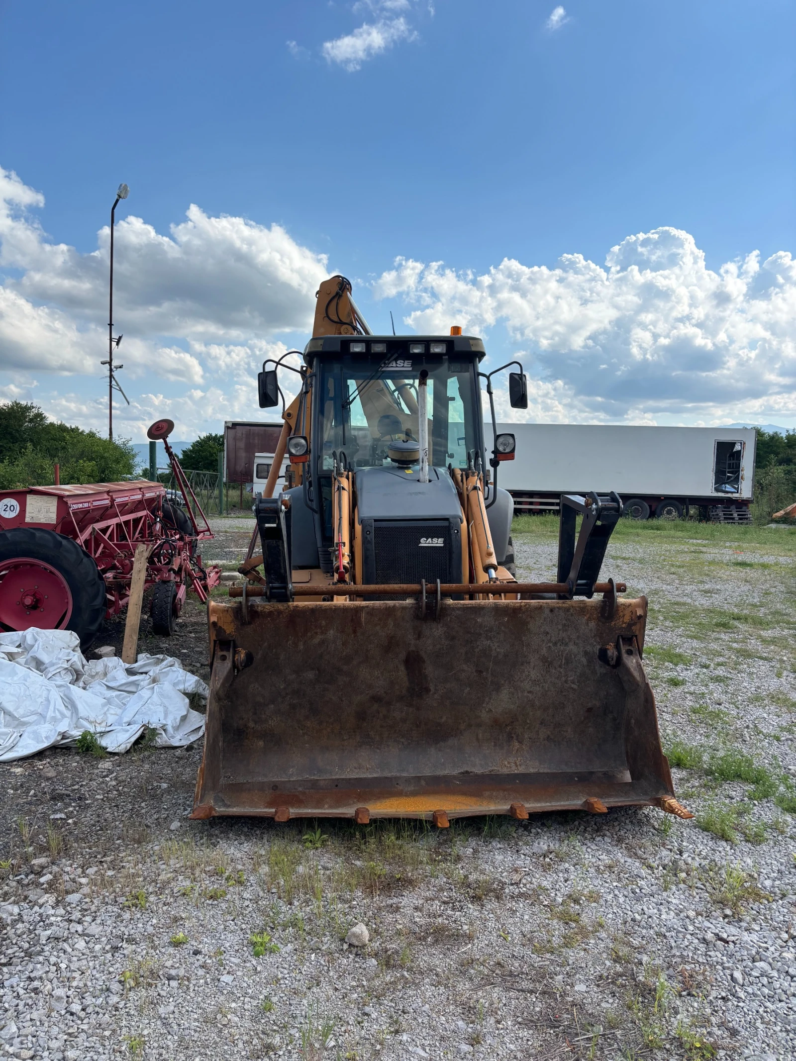 Багер Case 580 SR, снимка 4 - Индустриална техника - 54811404
