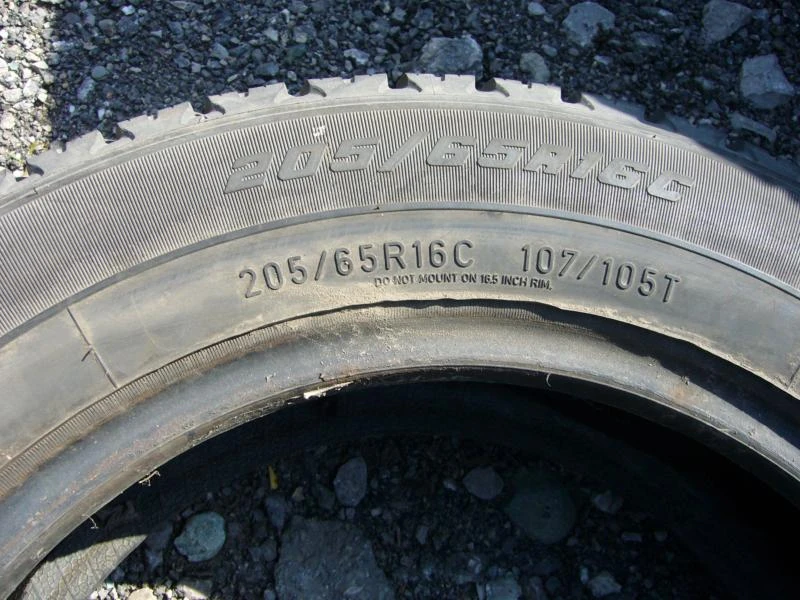 Гуми Летни 205/65R16, снимка 6 - Гуми и джанти - 18678135