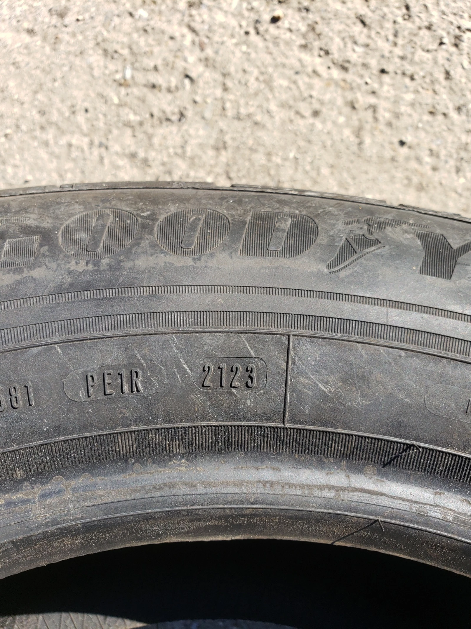 Гуми Зимни 225/45R17, снимка 15 - Гуми и джанти - 56343440