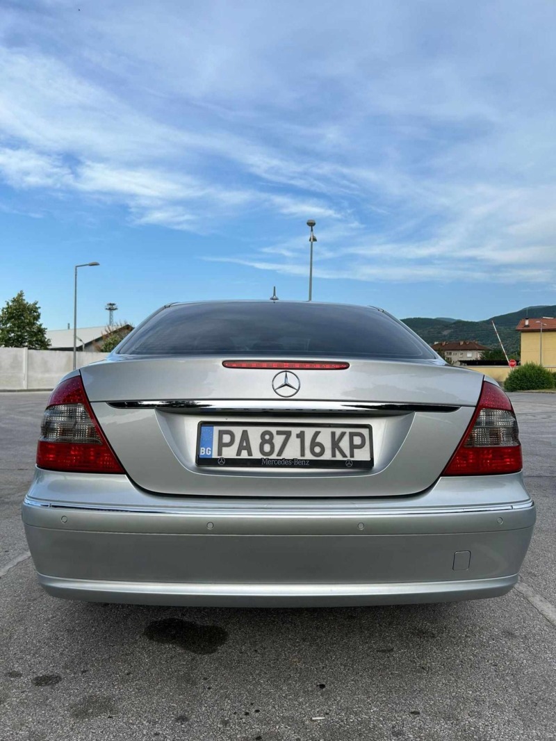 Mercedes-Benz E 200, снимка 4 - Автомобили и джипове - 46366572