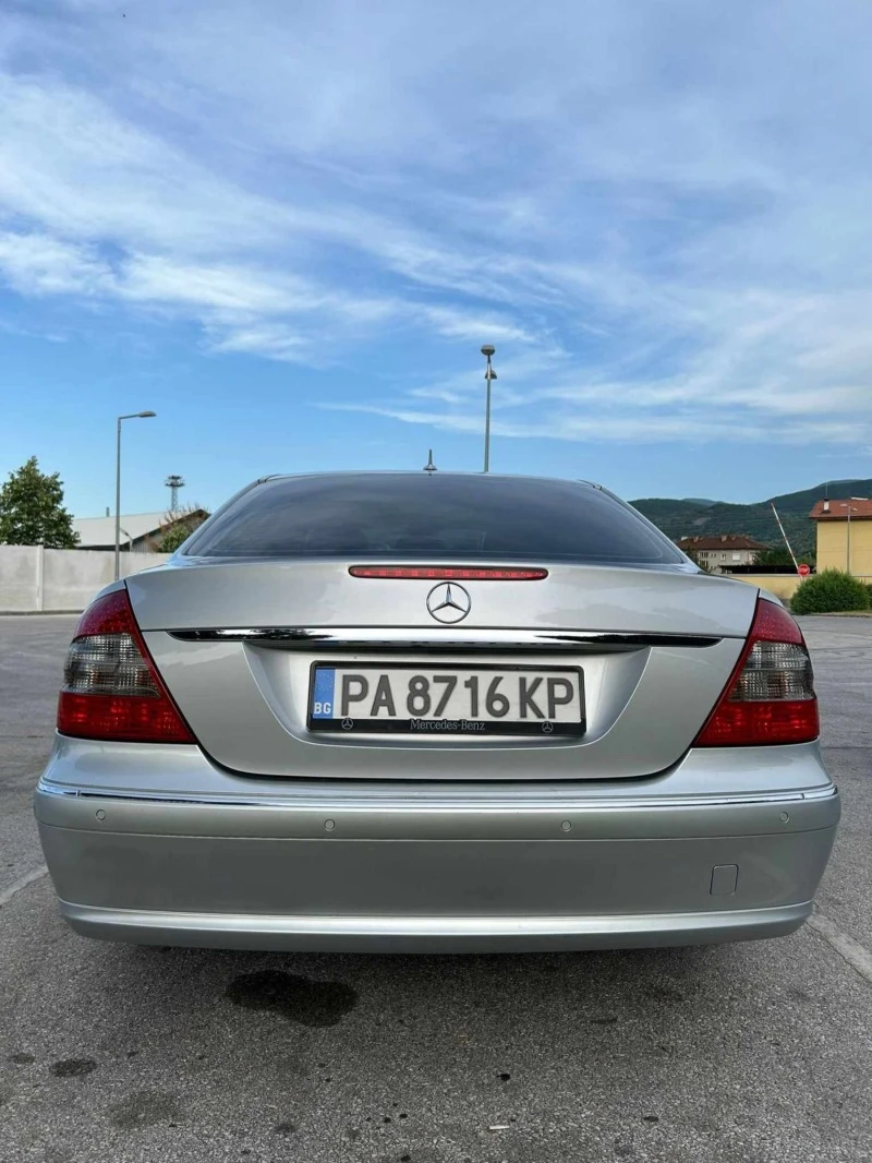 Mercedes-Benz E 200, снимка 4 - Автомобили и джипове - 46996366