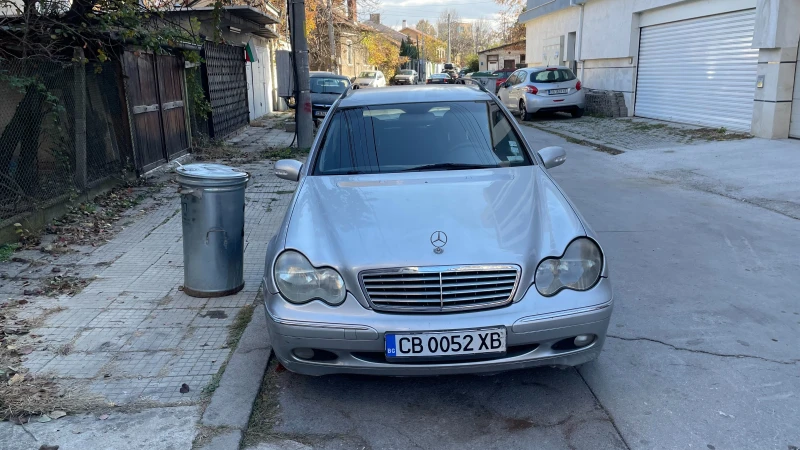 Mercedes-Benz C 220, снимка 8 - Автомобили и джипове - 47995766