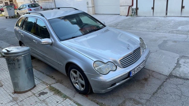 Mercedes-Benz C 220, снимка 7 - Автомобили и джипове - 47995766