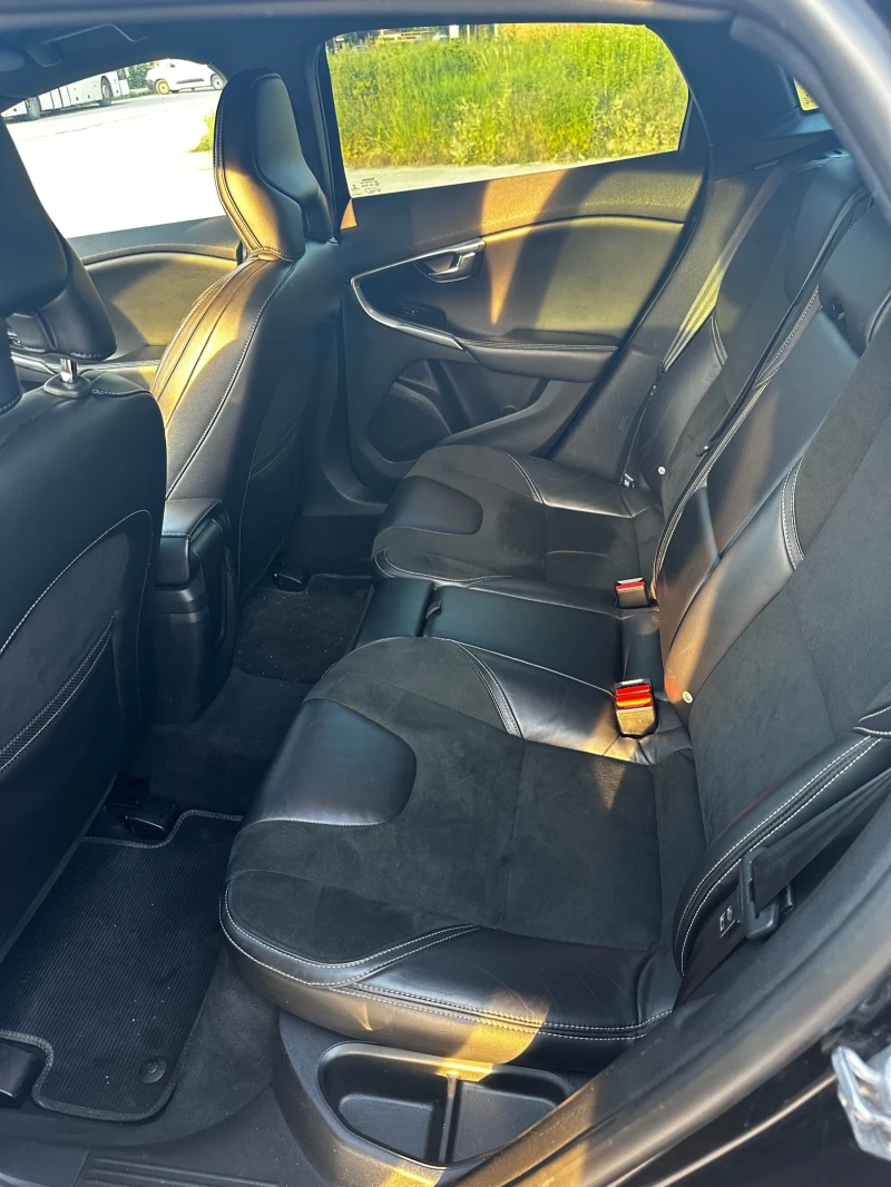 Volvo V40, снимка 9 - Автомобили и джипове - 52523260