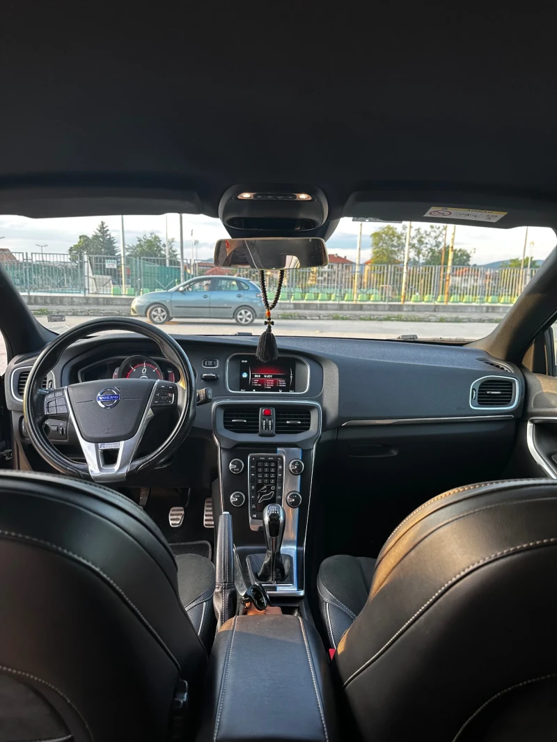 Volvo V40, снимка 8 - Автомобили и джипове - 52523260