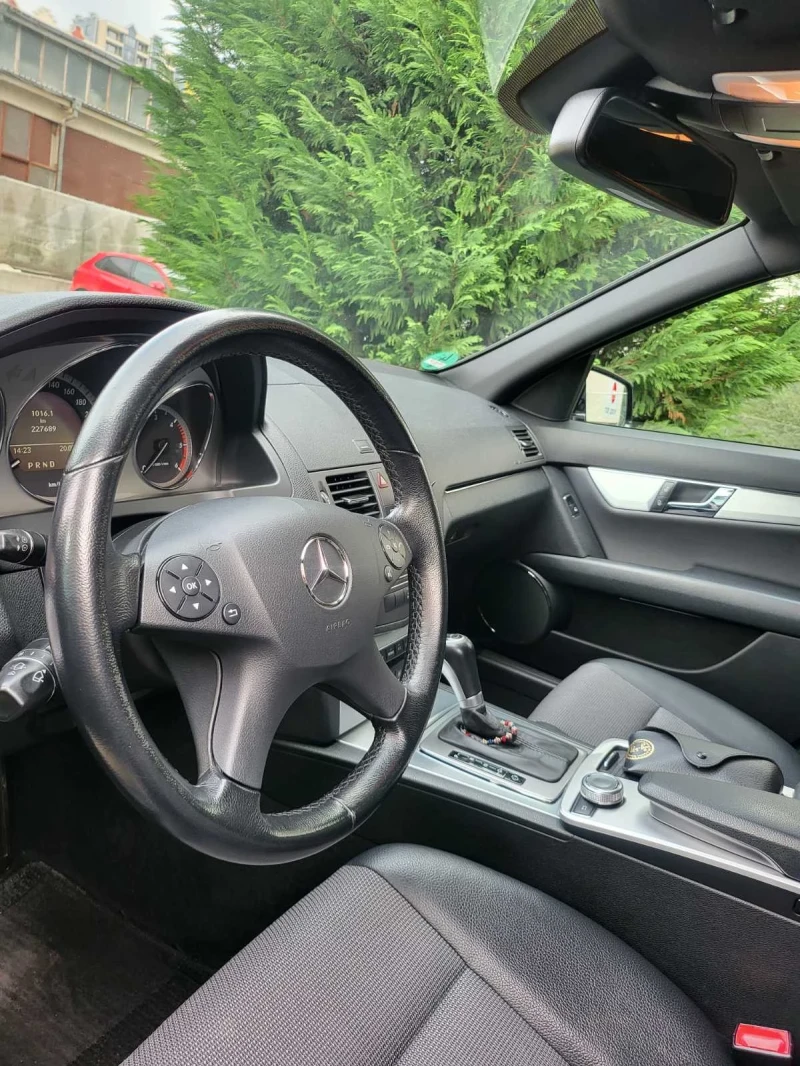 Mercedes-Benz C 220 W204, снимка 10 - Автомобили и джипове - 52353919