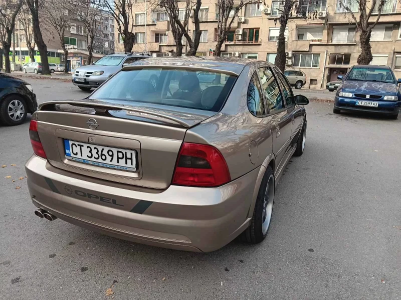Opel Vectra 1.8 16V , снимка 4 - Автомобили и джипове - 52443617