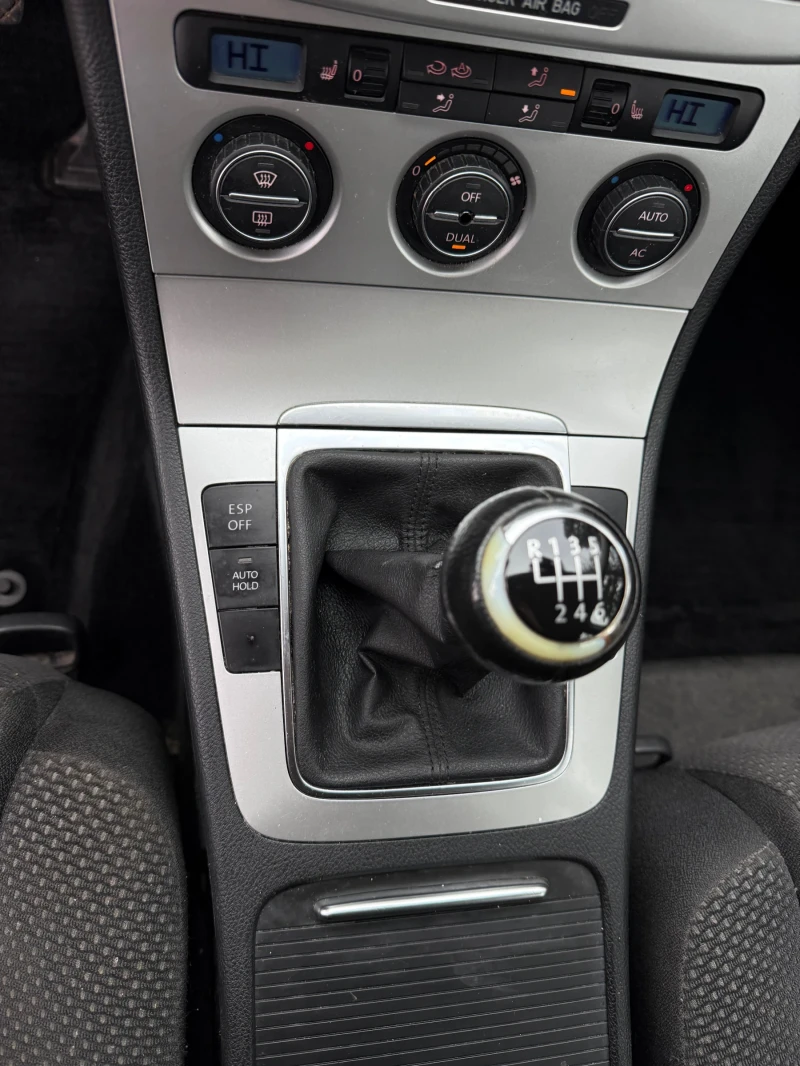 VW Passat B6 Common-rail, снимка 12 - Автомобили и джипове - 52816842