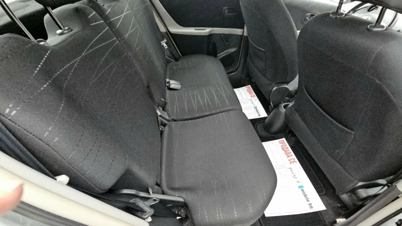 Toyota Yaris 1.4.D4D.90кс.ТОП състояние, снимка 15 - Автомобили и джипове - 53179674