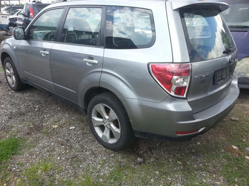 Subaru Forester 2.0D, снимка 2 - Автомобили и джипове - 25514956