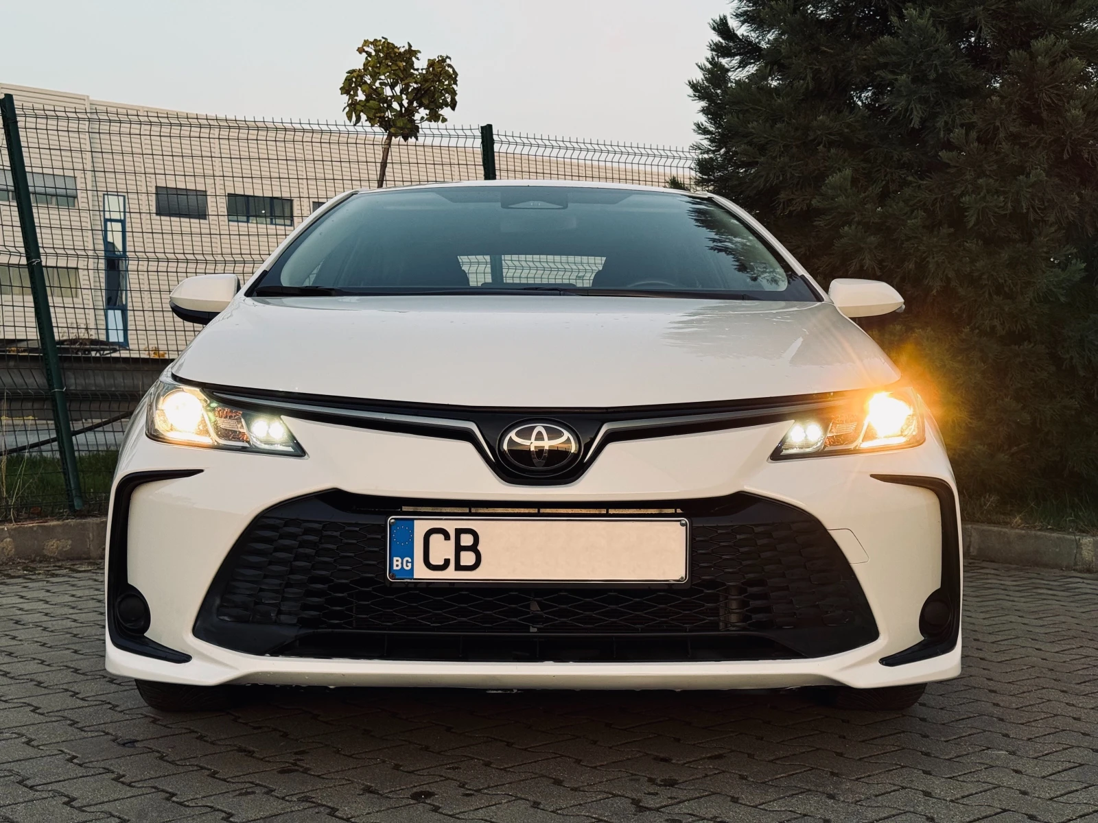 Toyota Corolla 1.5 VVTi / Фейслифт / Гаранция - изображение 2