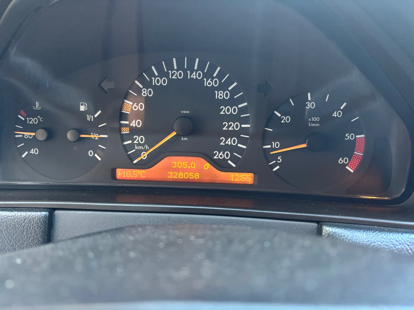 Mercedes-Benz E 250 E250TD - изображение 6