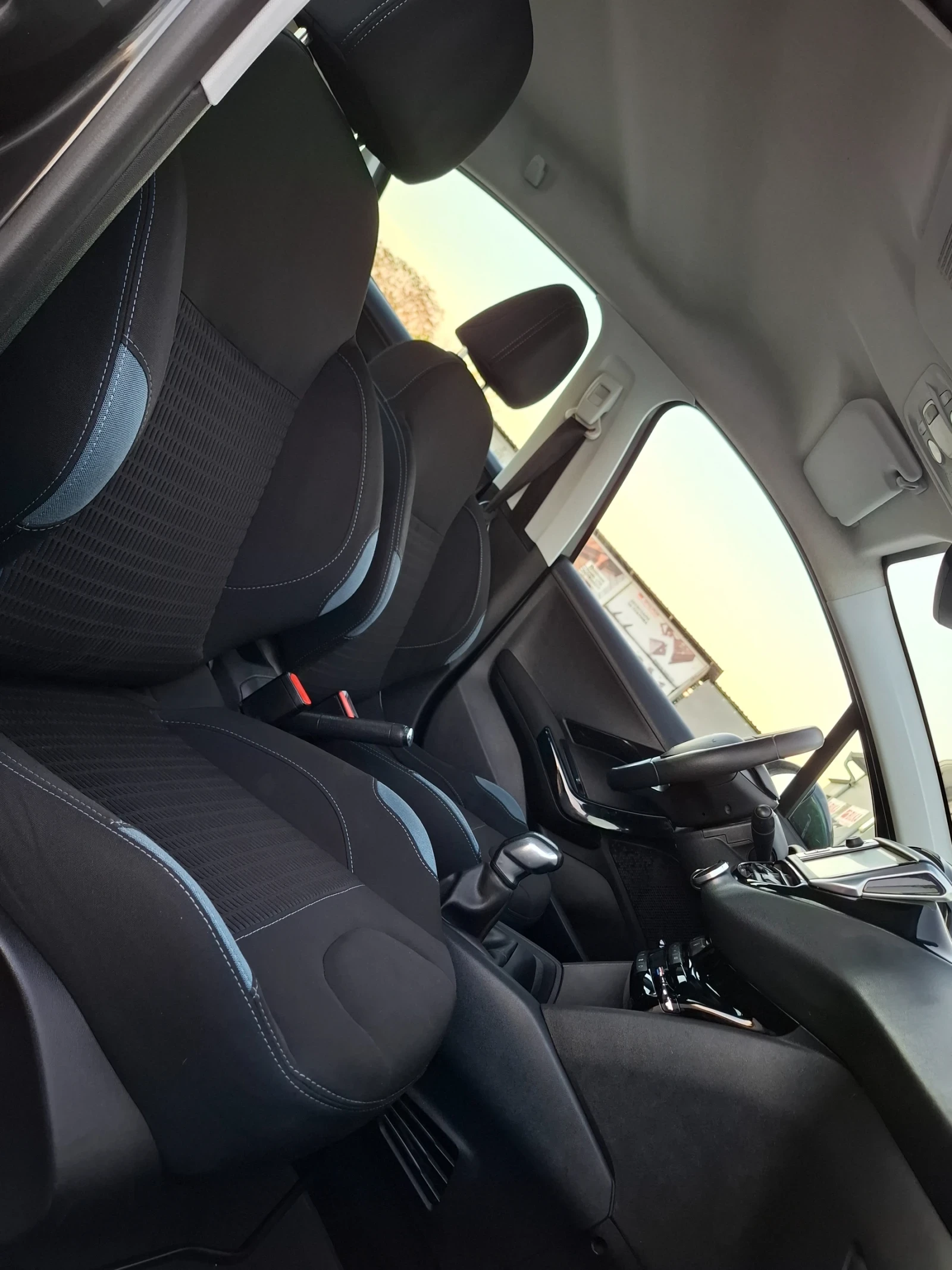 Peugeot 208 1.6e-hdi NAVI - изображение 9