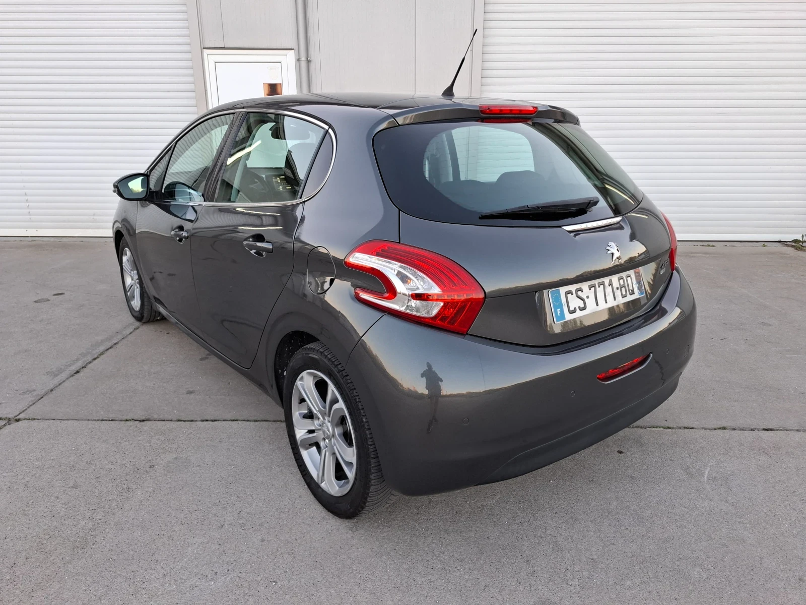 Peugeot 208 1.6e-hdi NAVI - изображение 3