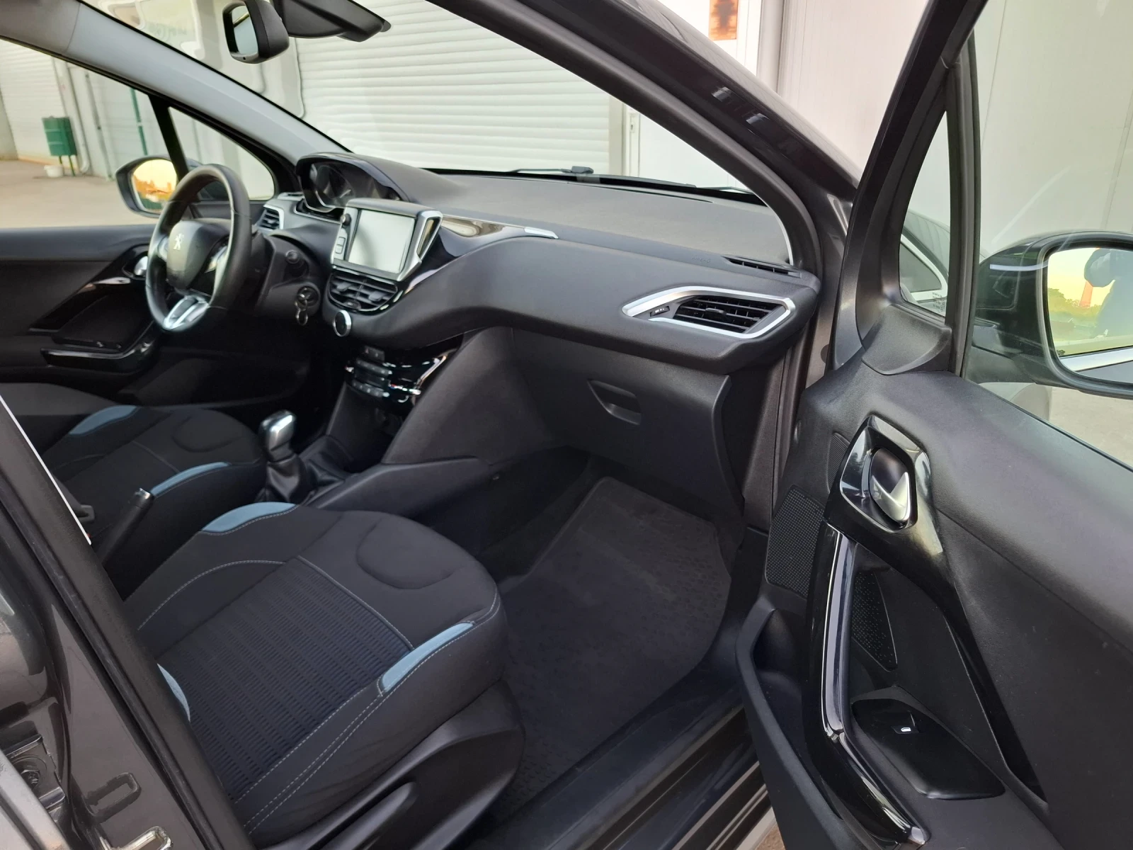 Peugeot 208 1.6e-hdi NAVI - изображение 8