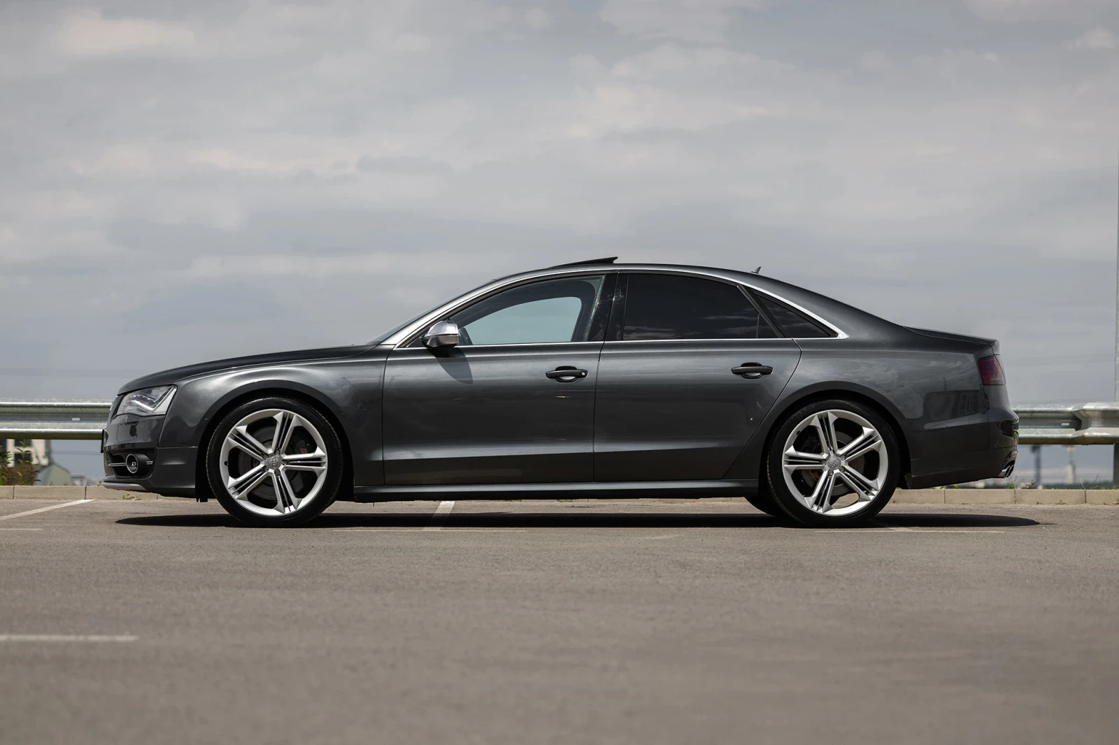 Audi S8  - изображение 8