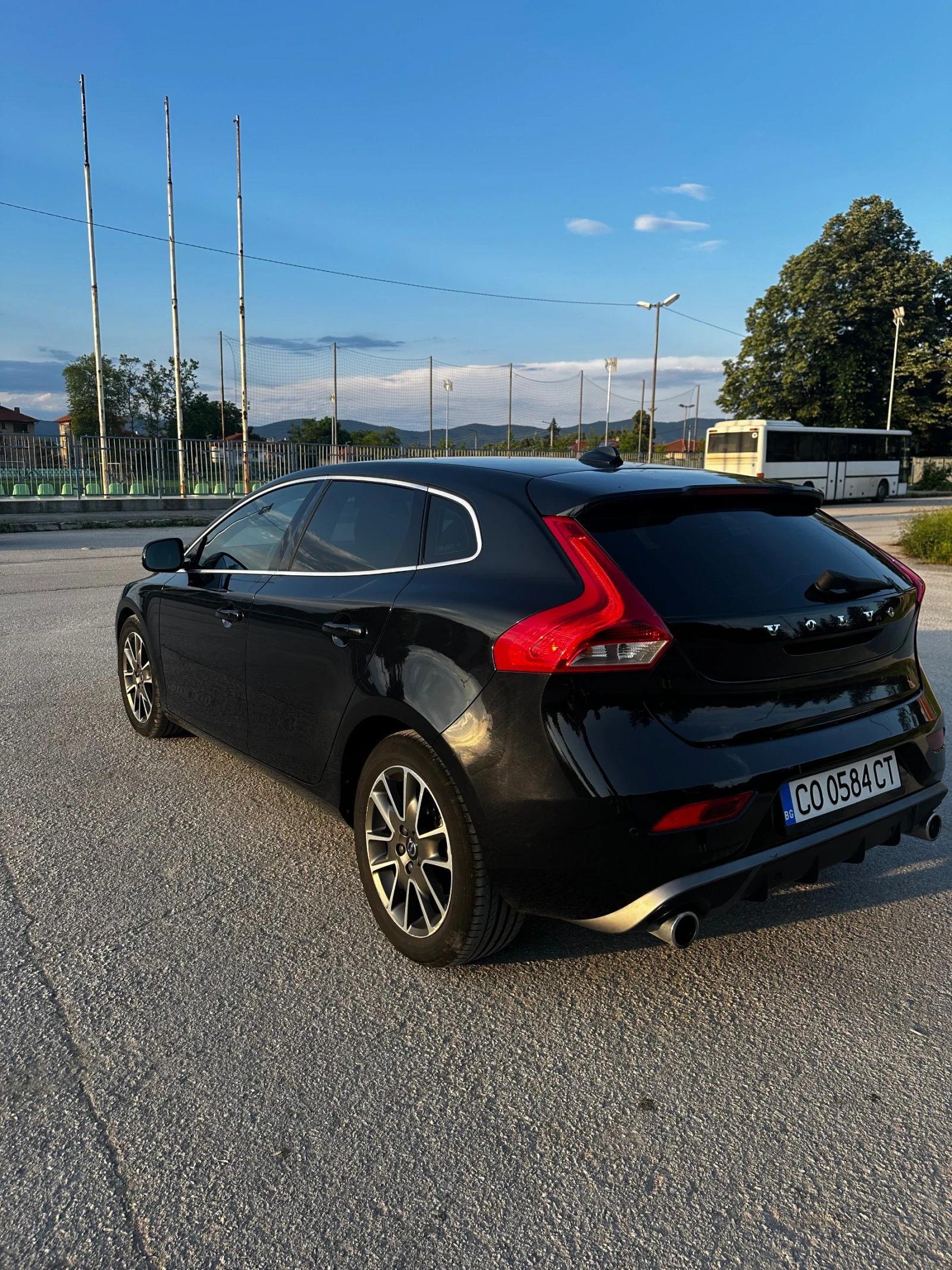 Volvo V40  - изображение 2