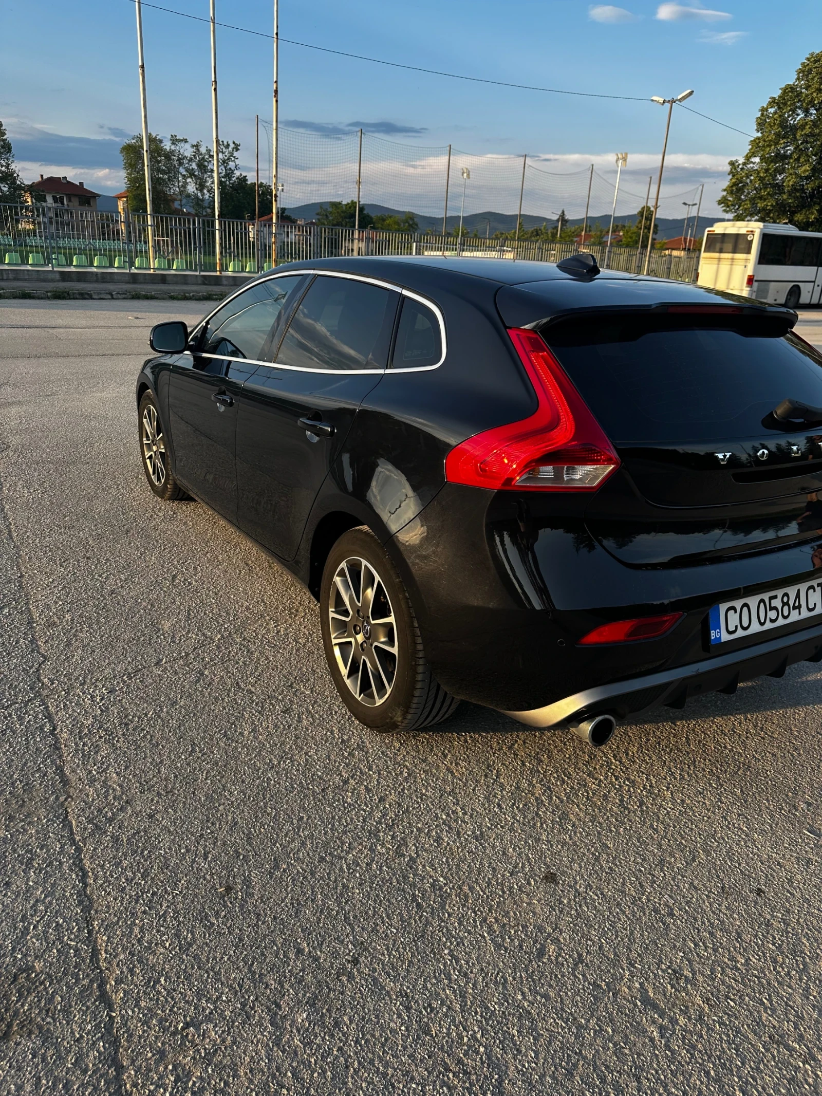 Volvo V40  - изображение 3