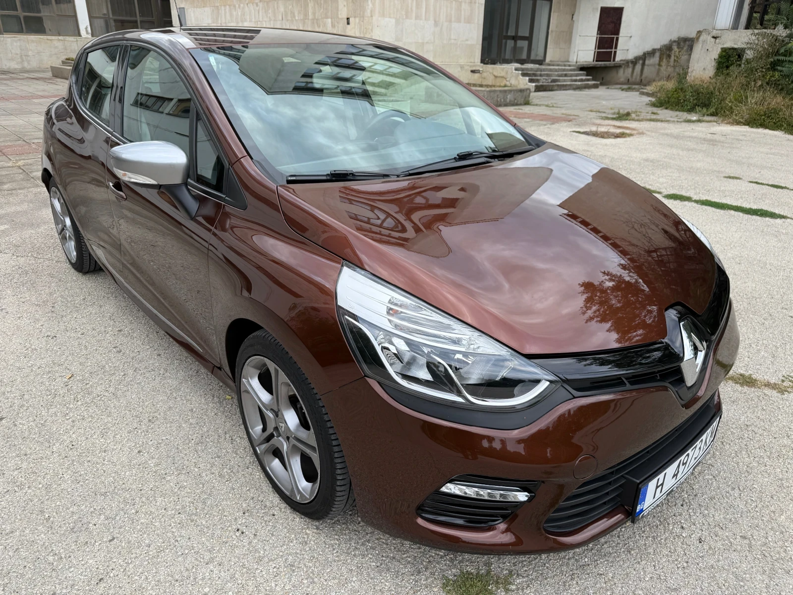 Renault Clio 1.2i / GT / AUTOMATIC - изображение 2