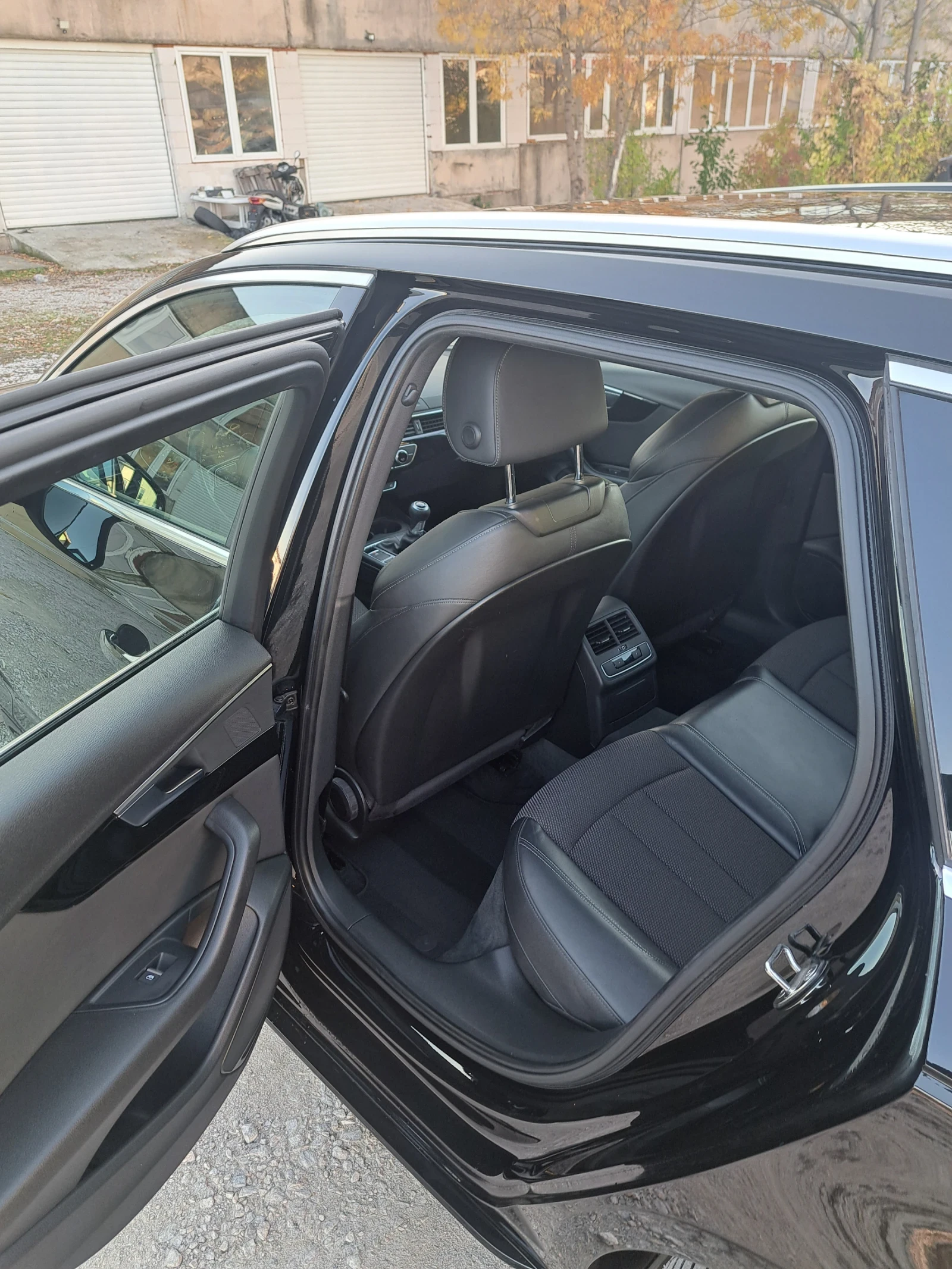 Audi A4 2.0 tdi Digital s-line - изображение 10