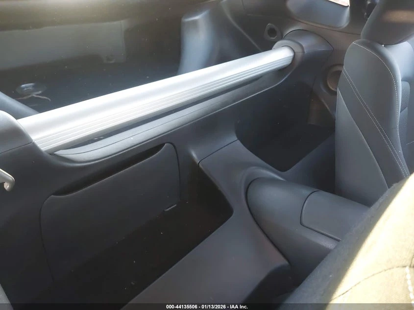 Nissan 370Z 3.7l 7-Speed Automatic/Base 6-Speed Manual/Nismo 6 - изображение 8