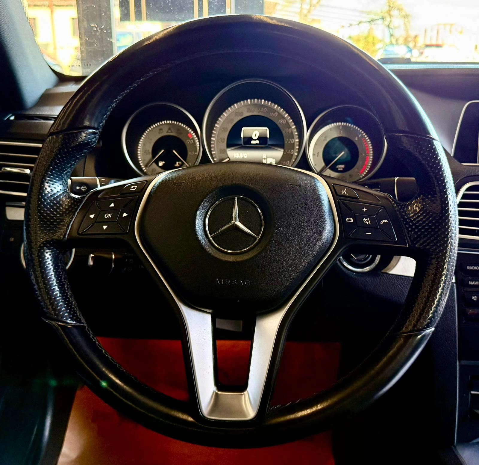 Mercedes-Benz E 220 CDI* Coupe* AMG* Панорама* Лизинг, снимка 10 - Автомобили и джипове - 54138764