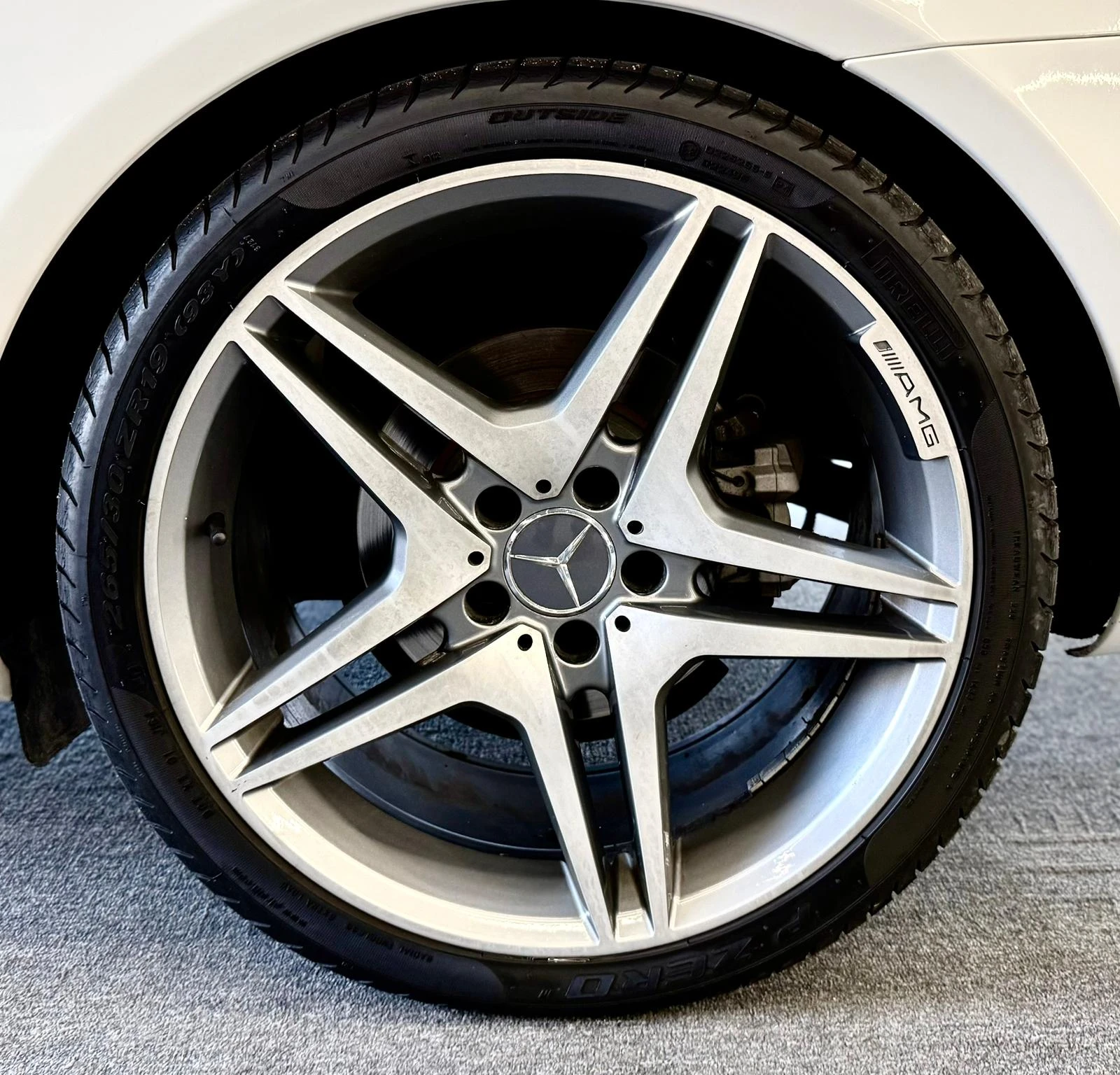 Mercedes-Benz E 220 CDI* Coupe* AMG* Панорама* Лизинг, снимка 12 - Автомобили и джипове - 54138764