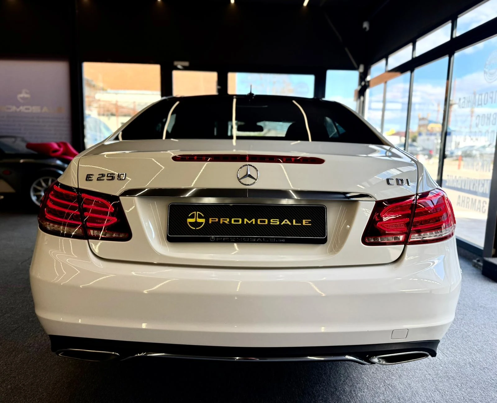 Mercedes-Benz E 220 CDI* Coupe* AMG* Панорама* Лизинг, снимка 5 - Автомобили и джипове - 54138764