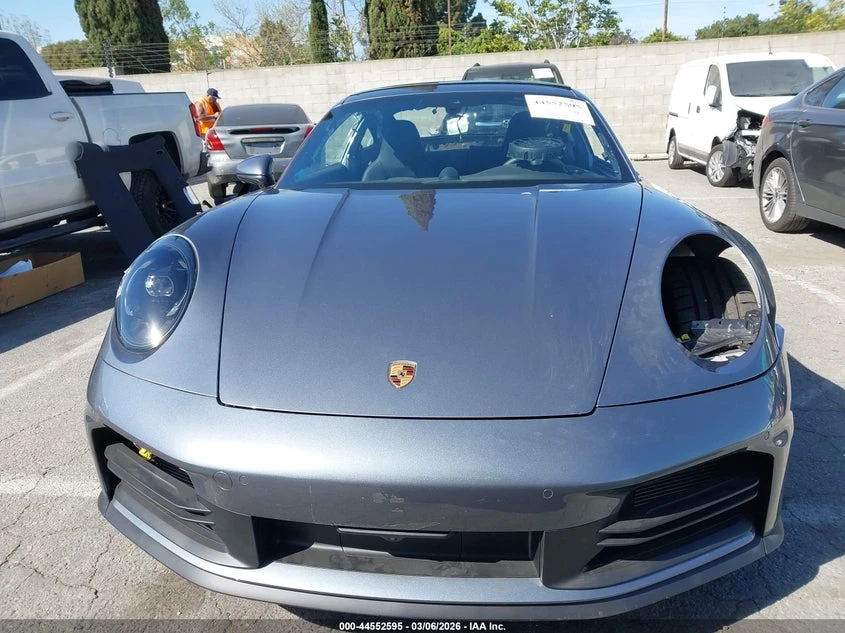 Porsche 911 3.0L H-6 DI, DOHC, VVT, TURBO, 388HP Rear Wheel | Mobile.bg � ����������� 13