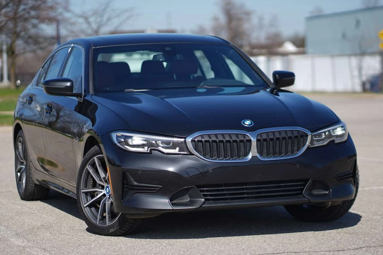 BMW 330 330e xDrive  CARFAX, снимка 3 - Автомобили и джипове - 54244143