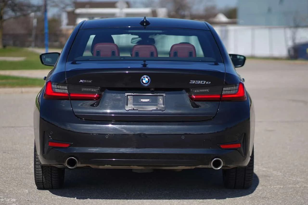 BMW 330 330e xDrive  CARFAX, снимка 4 - Автомобили и джипове - 54244143