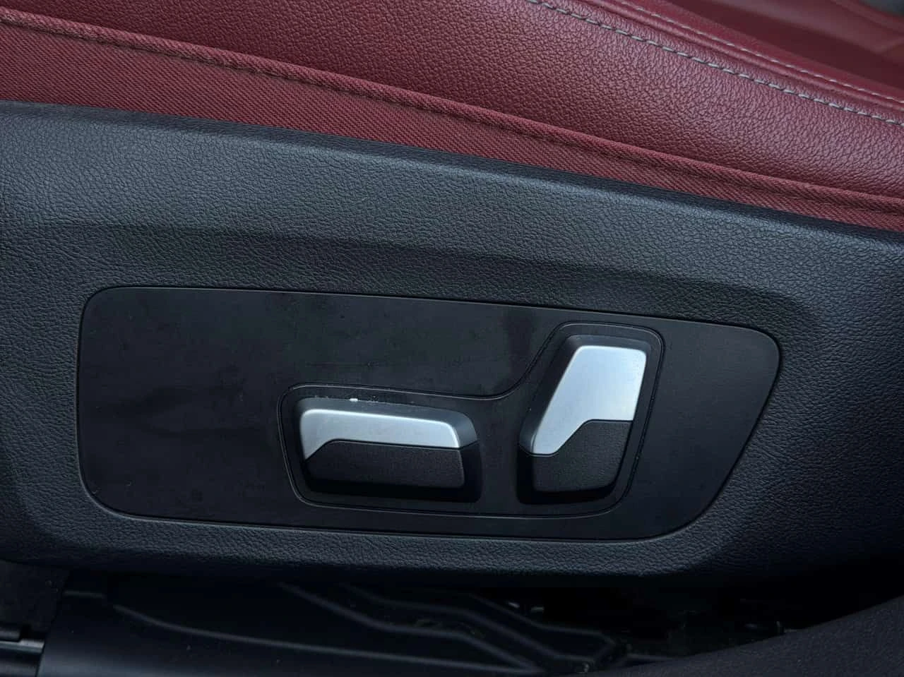 BMW 330 330e xDrive  CARFAX, снимка 14 - Автомобили и джипове - 54244143