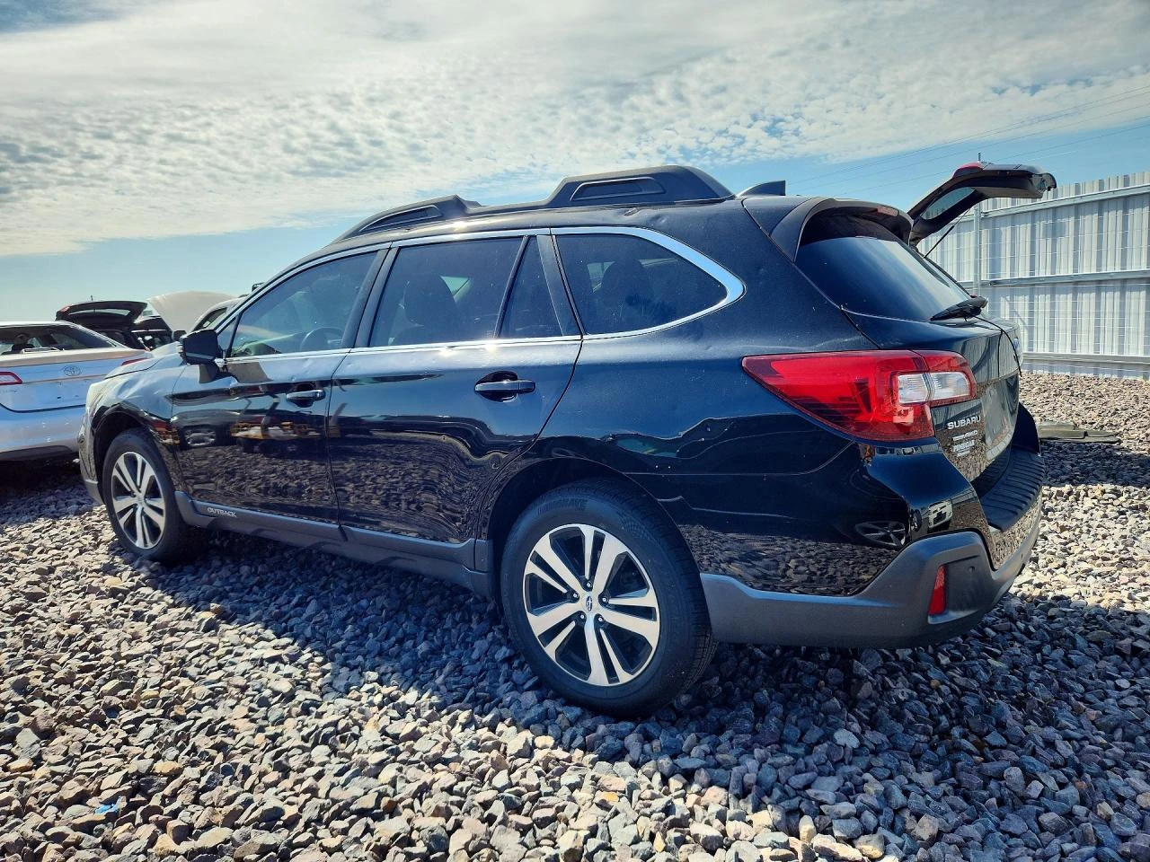 Subaru Outback Limited, снимка 2 - Автомобили и джипове - 54605376