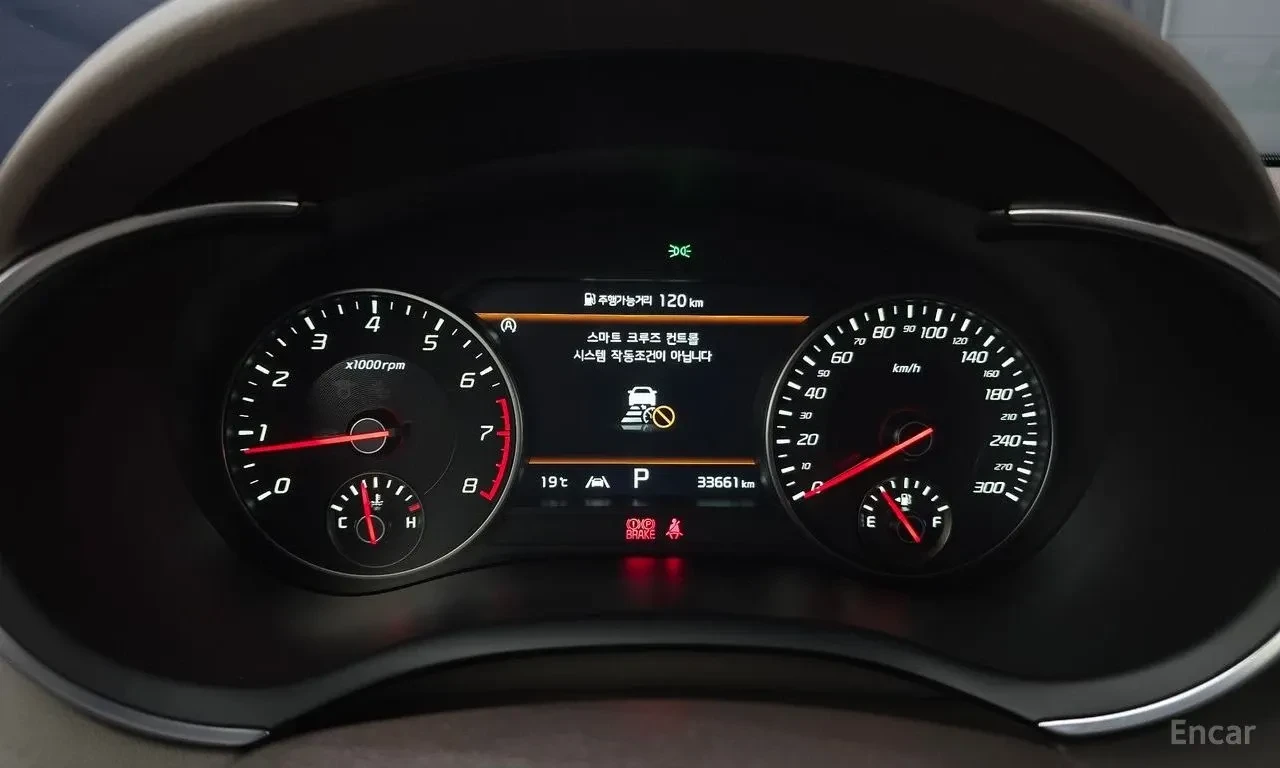 Kia Stinger 3.3* GT* ПОДГРЕВ* ОБДУХВАНЕ* ХЕДЪП* КАМЕРА* КЕЙЛЕС, снимка 9 - Автомобили и джипове - 54784348