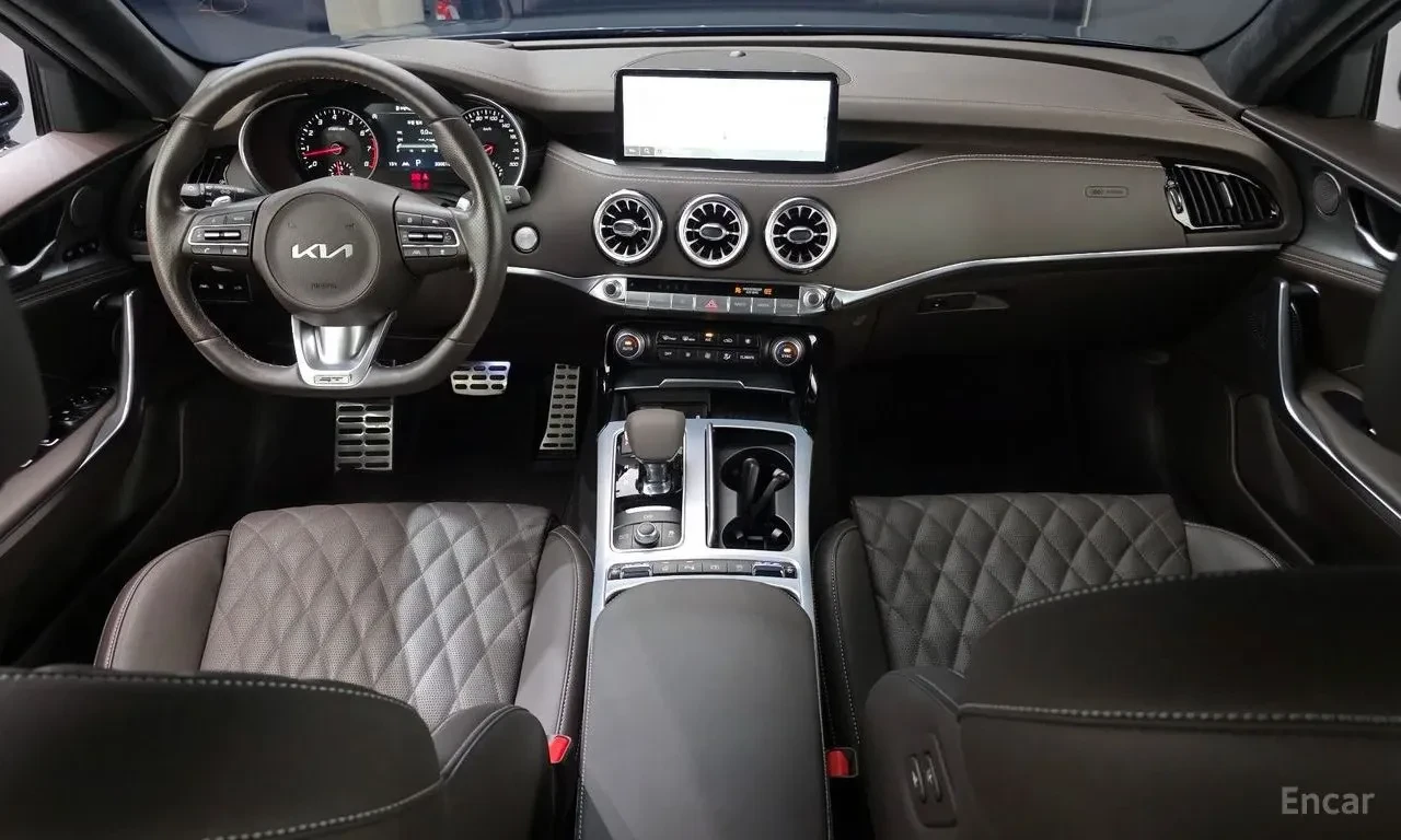 Kia Stinger 3.3* GT* ПОДГРЕВ* ОБДУХВАНЕ* ХЕДЪП* КАМЕРА* КЕЙЛЕС, снимка 7 - Автомобили и джипове - 54784348