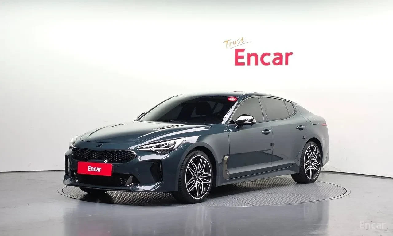 Kia Stinger 3.3* GT* ПОДГРЕВ* ОБДУХВАНЕ* ХЕДЪП* КАМЕРА* КЕЙЛЕС