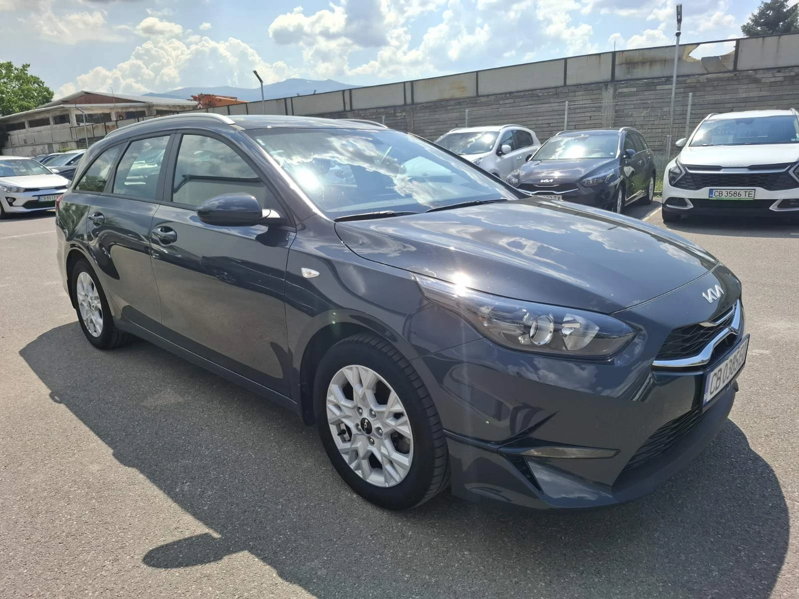 Kia Ceed 1.5 T-gdi SW Гаранция, снимка 3 - Автомобили и джипове - 55060998