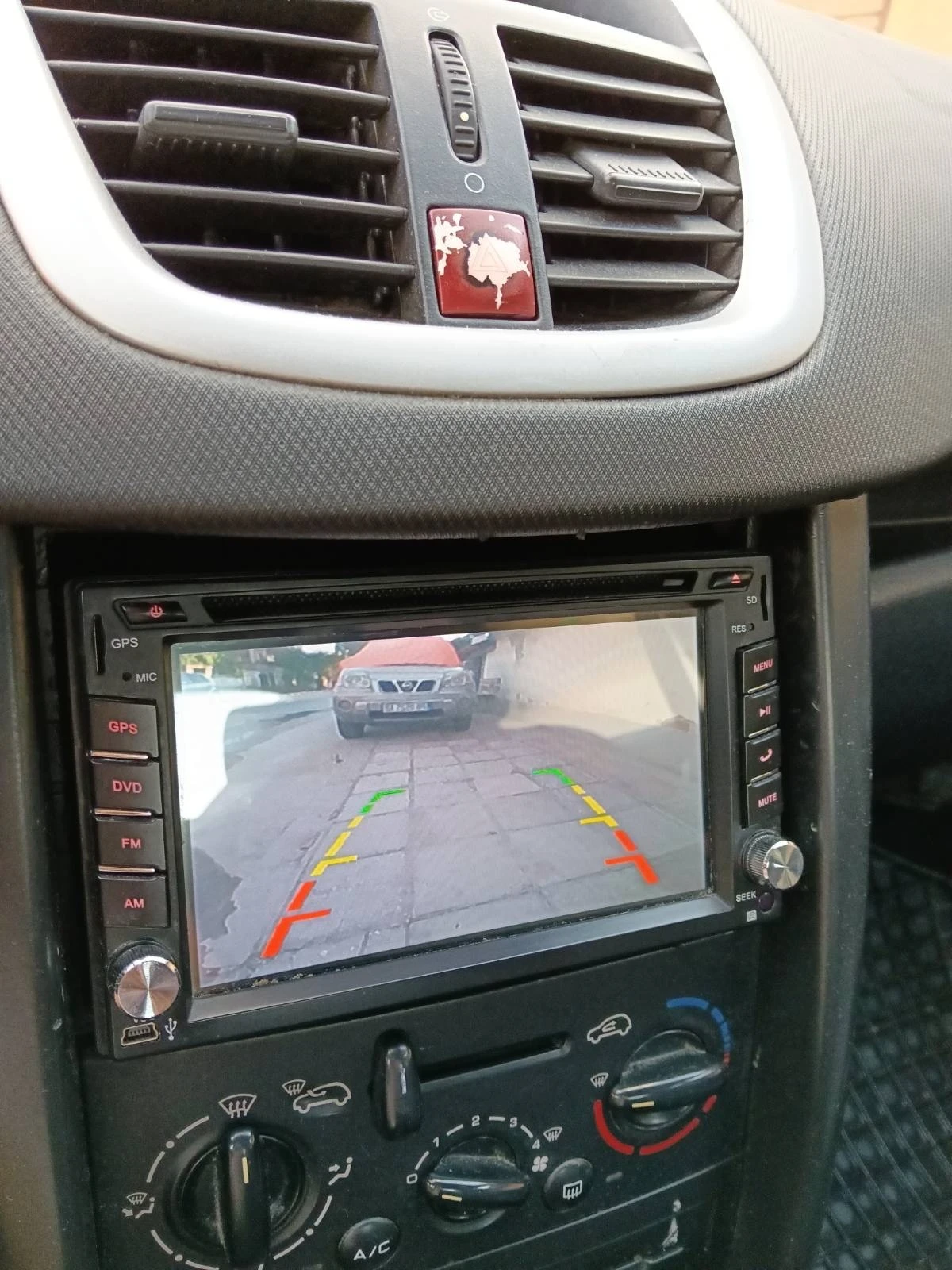 Peugeot 207, снимка 11 - Автомобили и джипове - 55675097