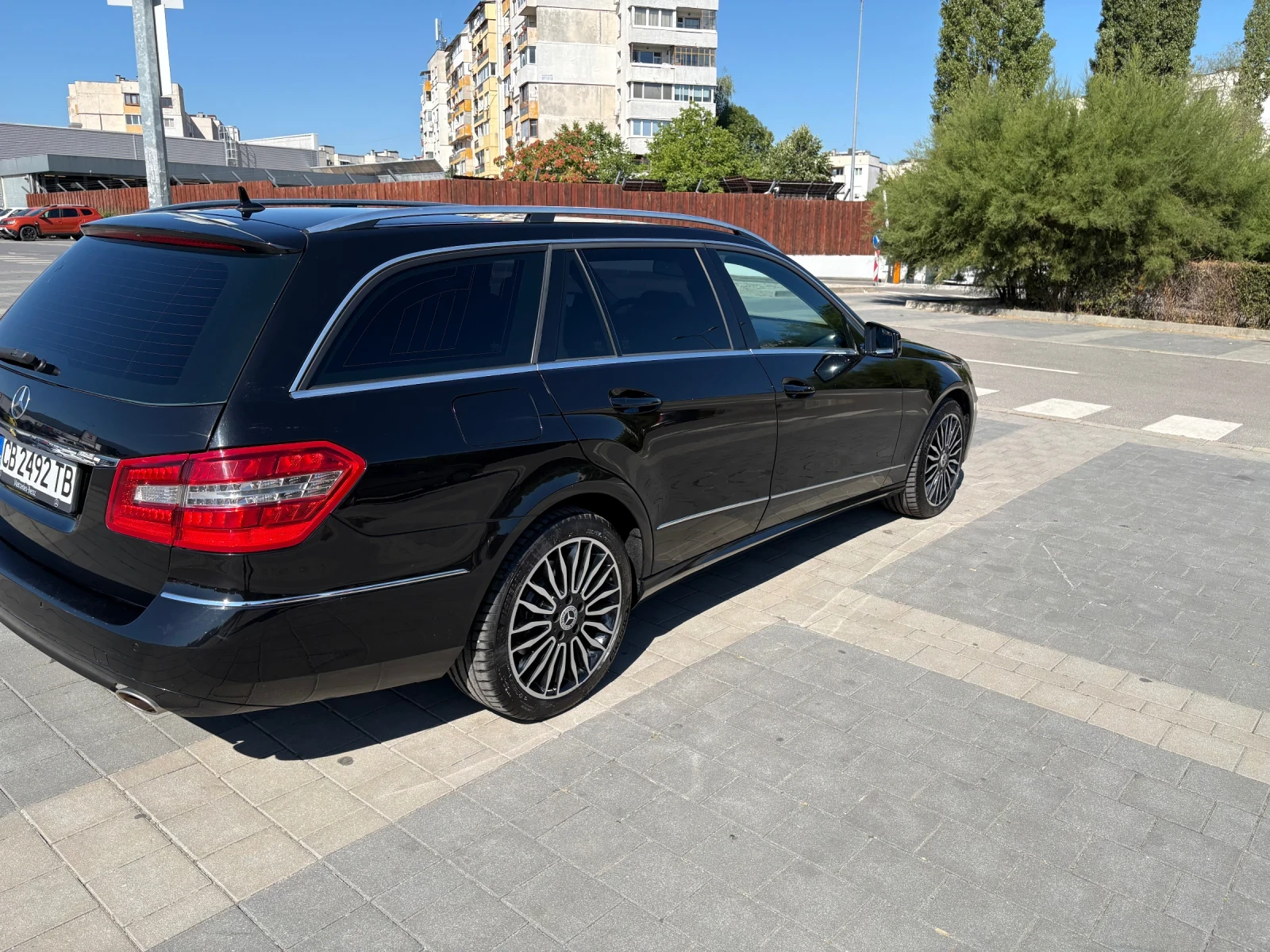 Mercedes-Benz E 350, снимка 3 - Автомобили и джипове - 55683029