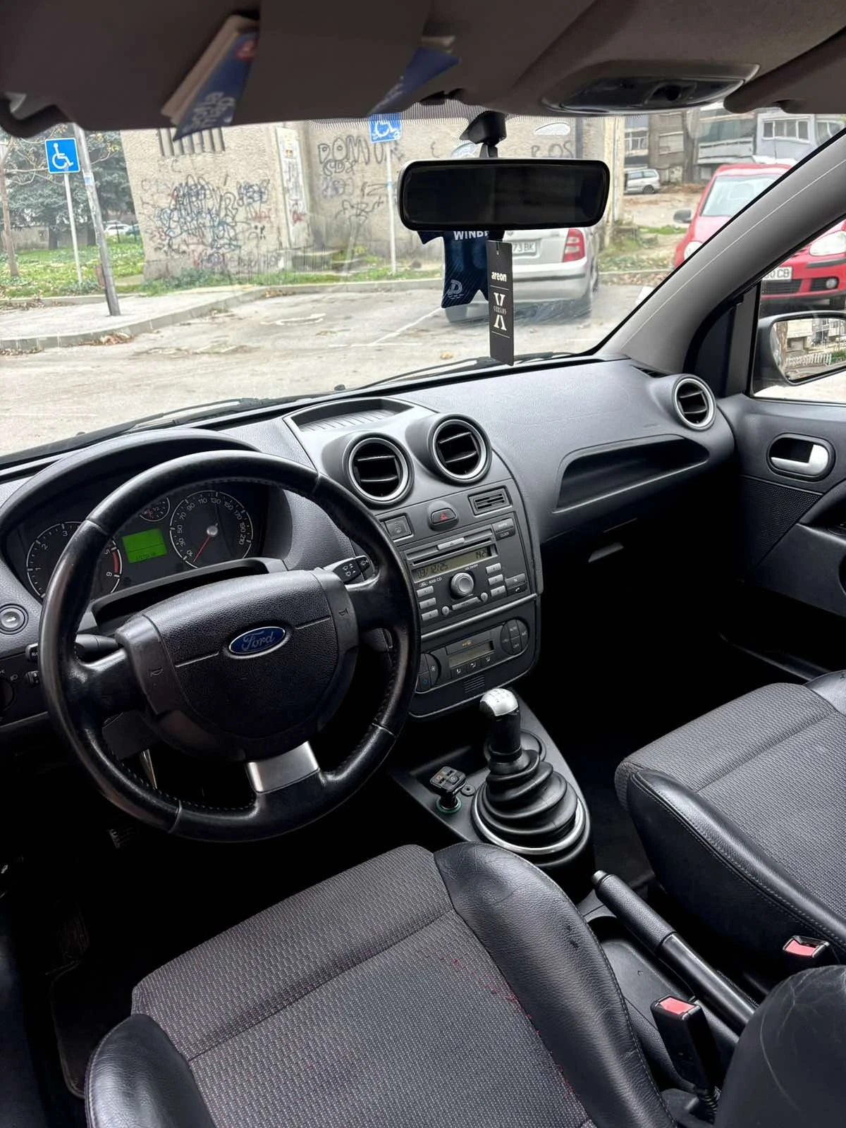 Ford Fiesta 1.6HDI, снимка 5 - Автомобили и джипове - 55800360