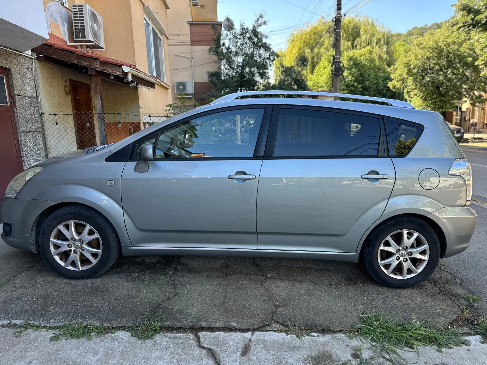 Toyota Corolla verso, снимка 4 - Автомобили и джипове - 55837627