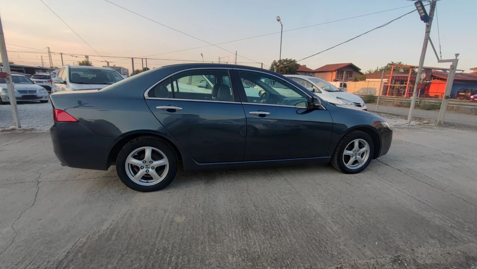Honda Accord 2.0i  139000км!, снимка 4 - Автомобили и джипове - 56092160