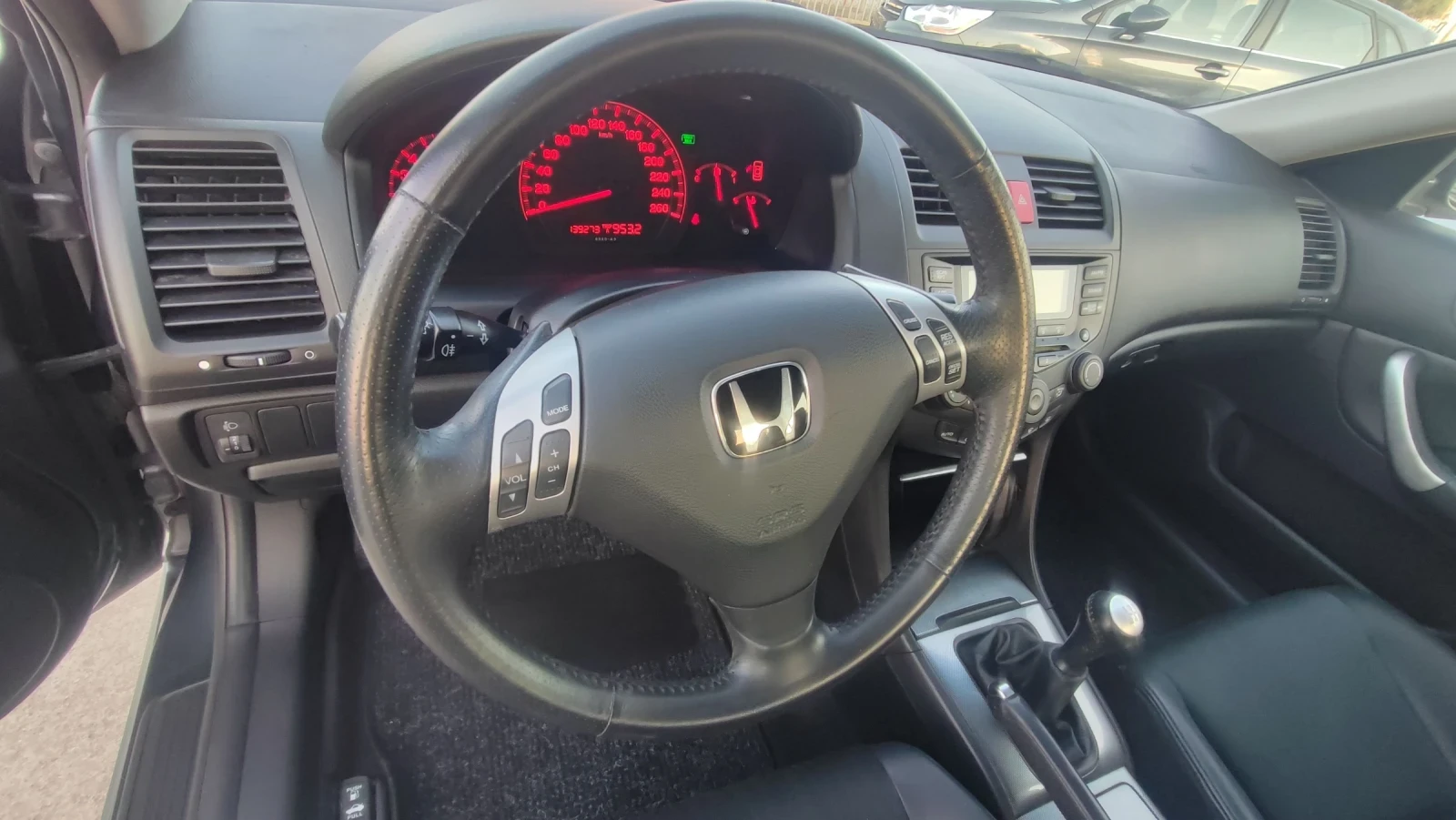 Honda Accord 2.0i  139000км!, снимка 9 - Автомобили и джипове - 56092160