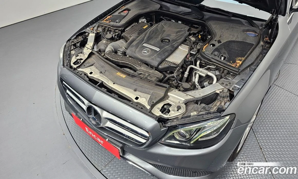 Mercedes-Benz E 200 E200 Avantgarde, снимка 6 - Автомобили и джипове - 56117529