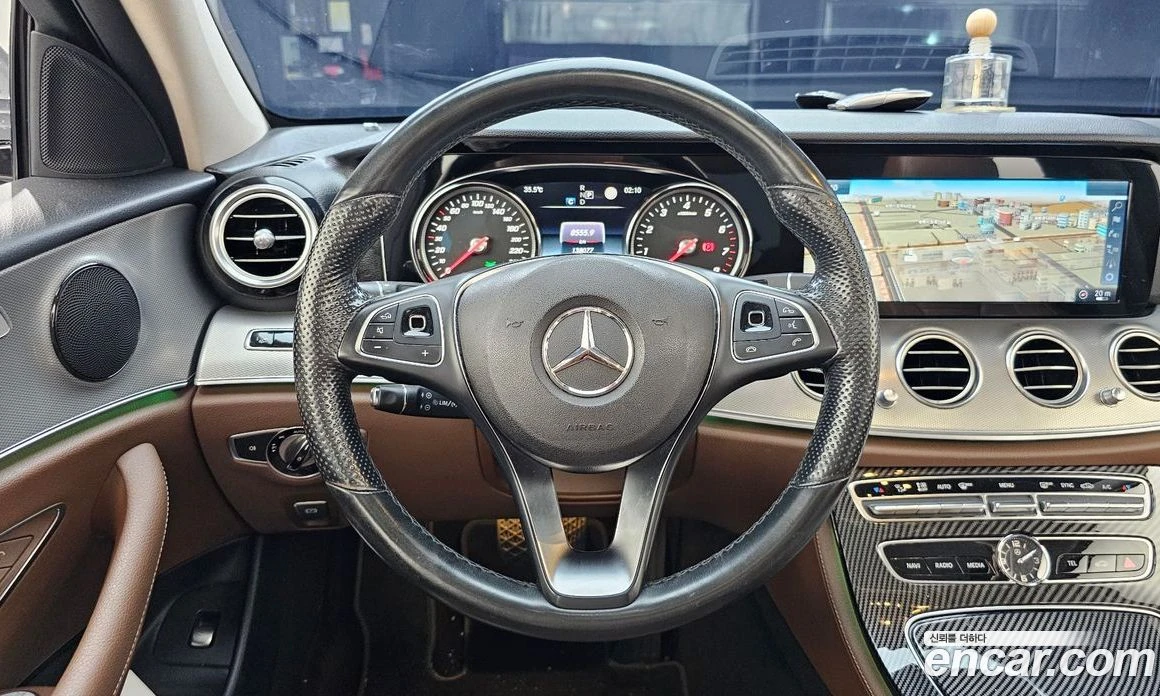 Mercedes-Benz E 200 E200 Avantgarde, снимка 13 - Автомобили и джипове - 56117529